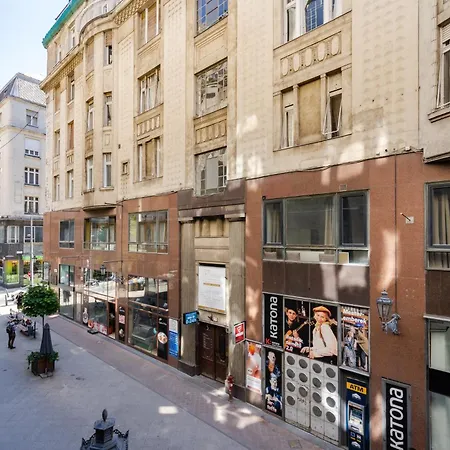 Vaci Loft فندق مبيت وإفطار 3*